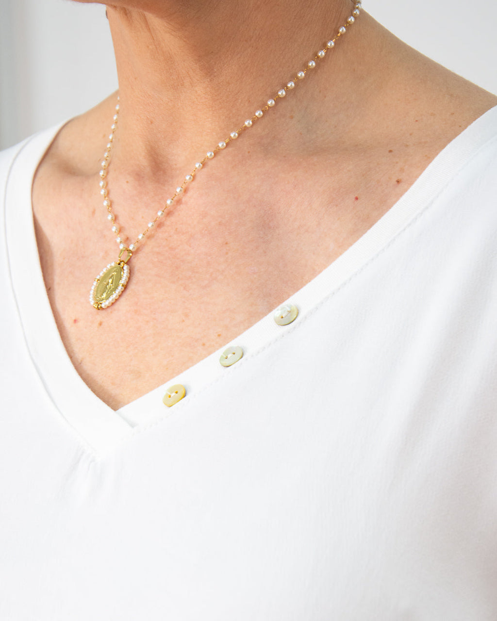Blusa Botones de mujer en blanco