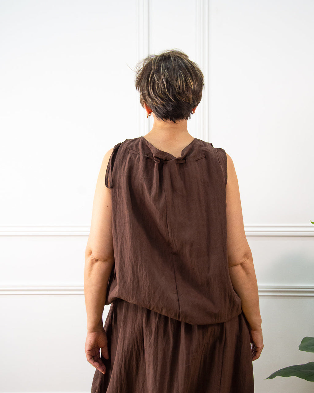 Conjunto Asimétrico de mujer en marrón