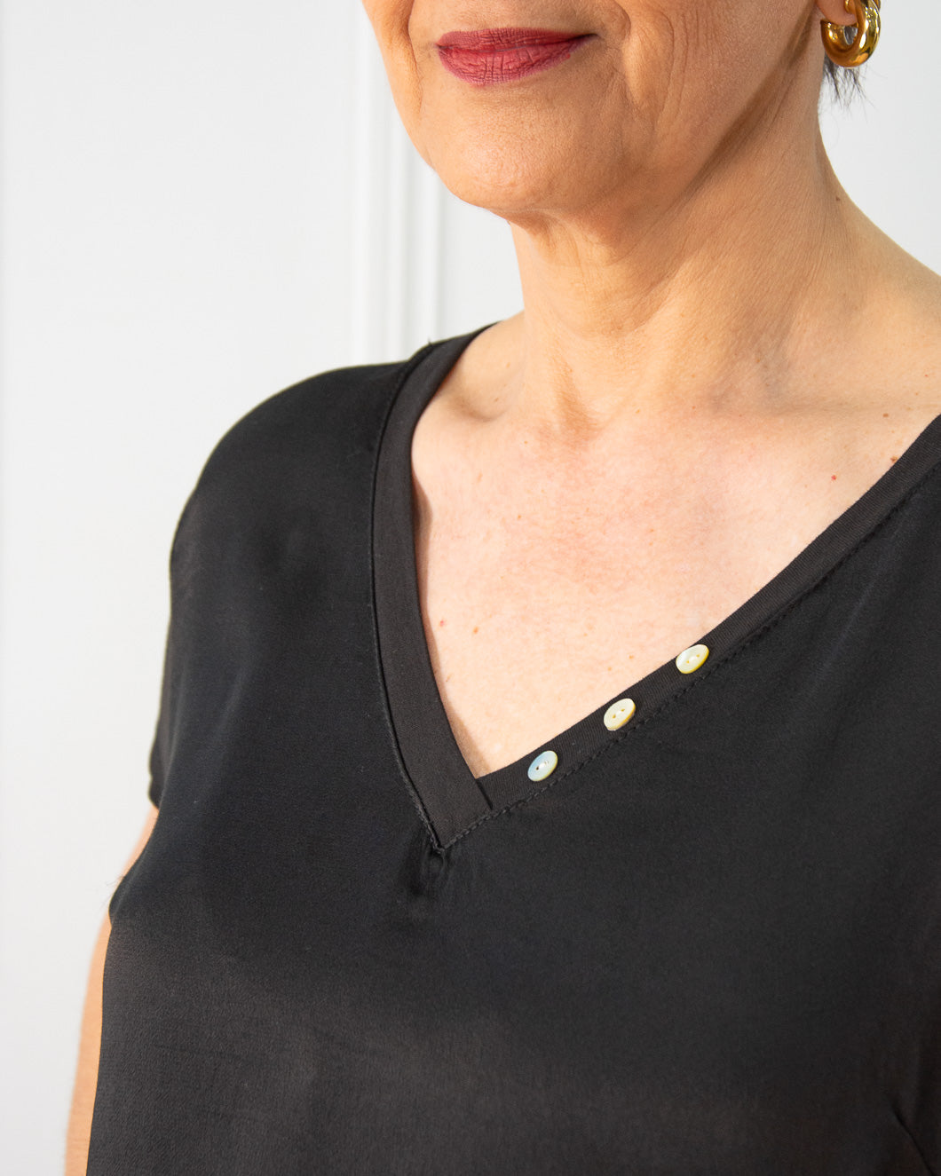 Blusa Botones de mujer en negro