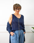 Top Volante de efecto raso en azul marino